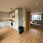 Modern Spacious Penthouse Apartment Leeds (West Yorkshire)