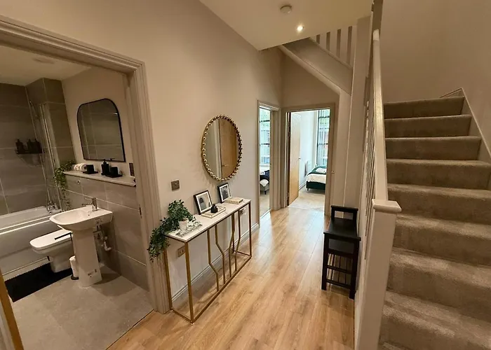 Modern Spacious Penthouse *