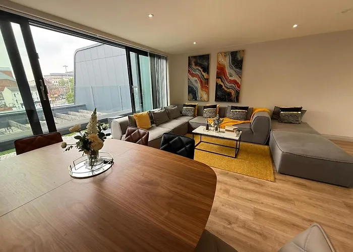 Modern Spacious Penthouse * Leeds (West Yorkshire)
