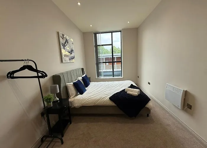 Modern Spacious Penthouse *